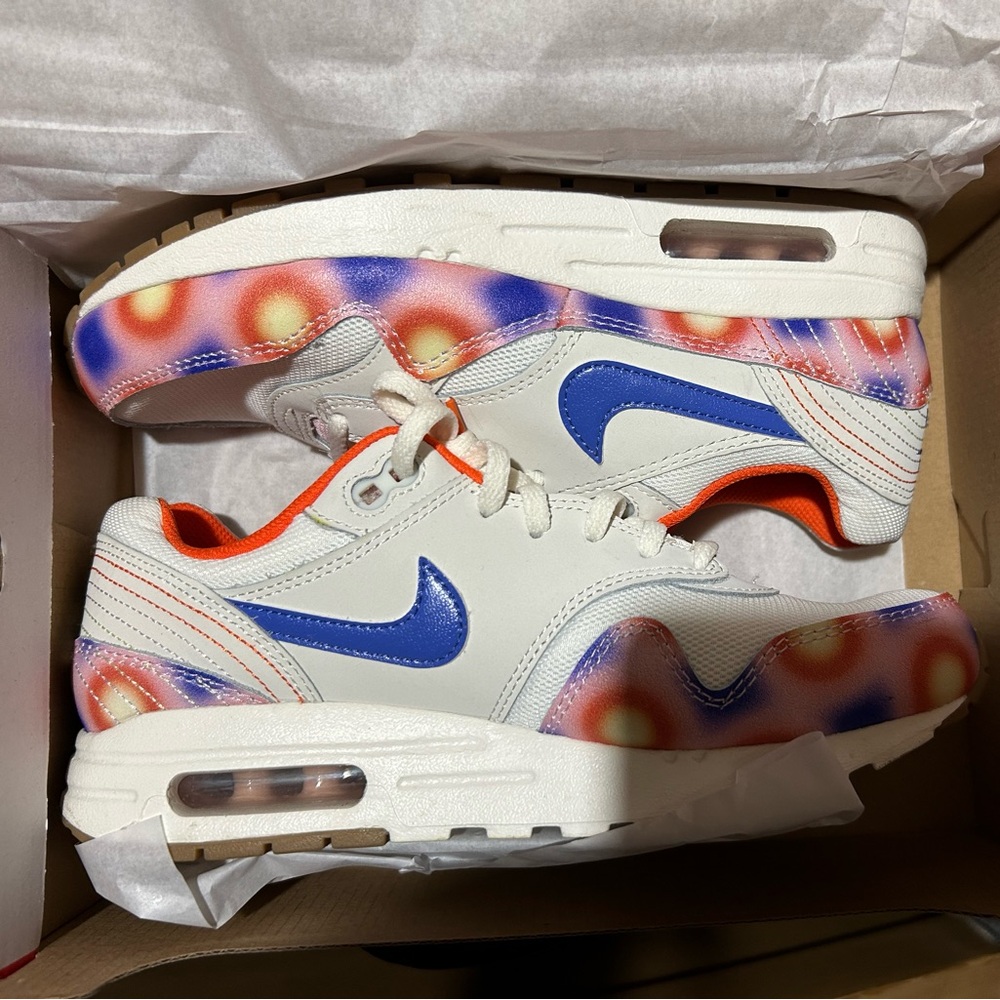 Nike Air Max size 8.5 (womens)
